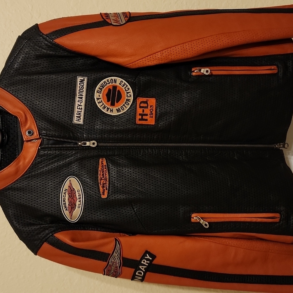(46) Women's Harley Davidson racing collection leather jacket size large.